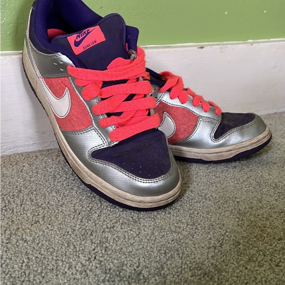 Women’s Nike Sneakers dunk low size 8